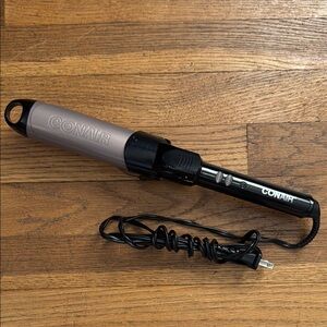 🎀Conair curling iron.